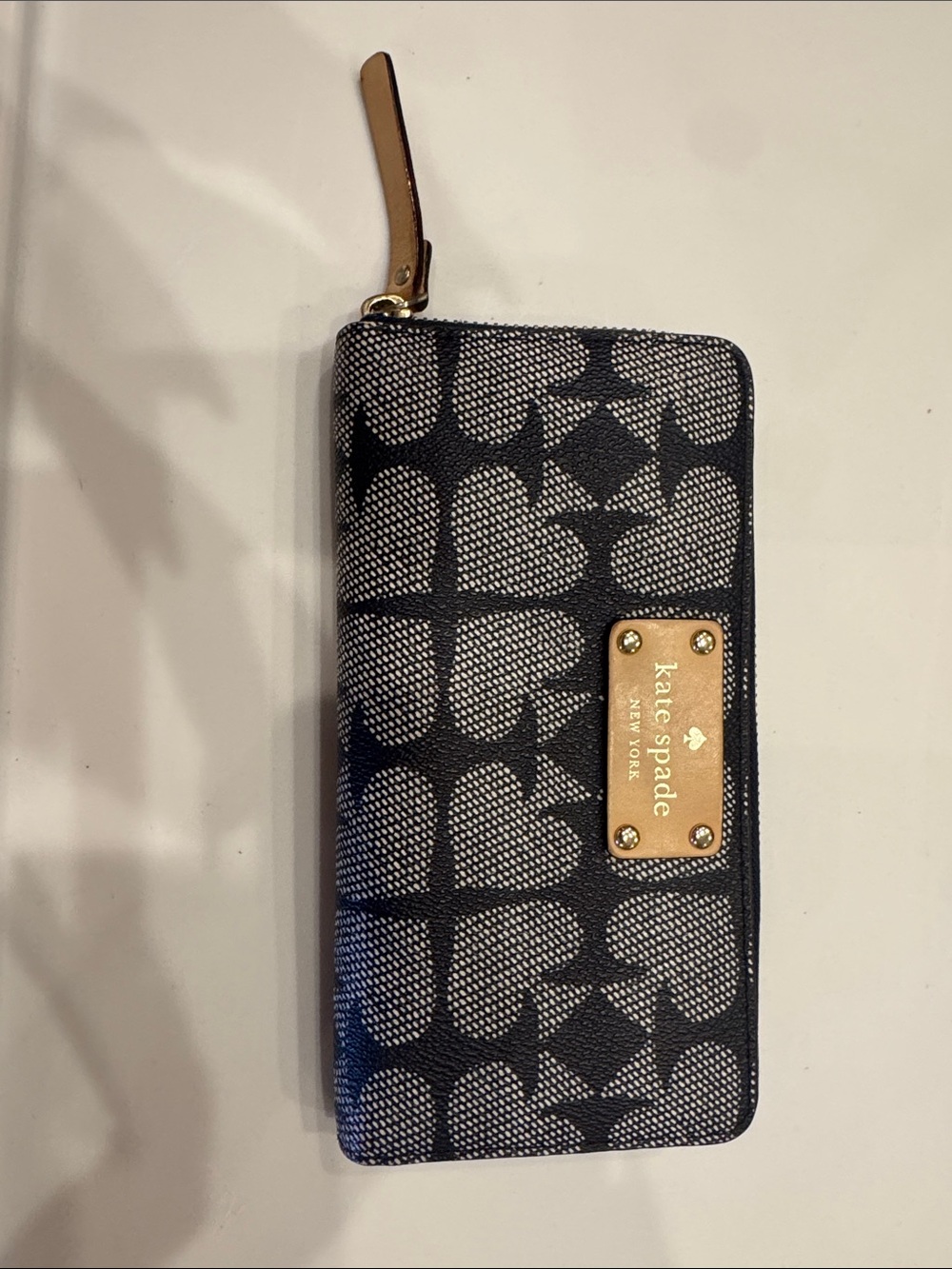 kate spade Black and Cream Heart Pattern Zip Wallet with Gold Plaque
